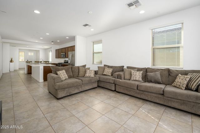 9138 W SELLS Drive, Phoenix, AZ 85037