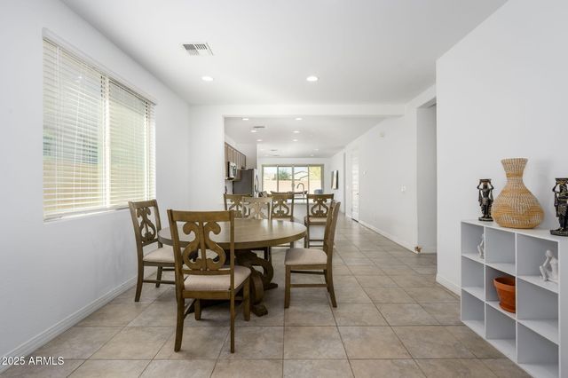 9138 W SELLS Drive, Phoenix, AZ 85037