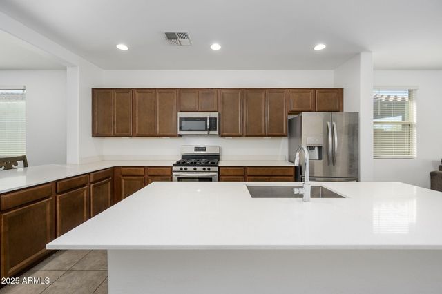 9138 W SELLS Drive, Phoenix, AZ 85037