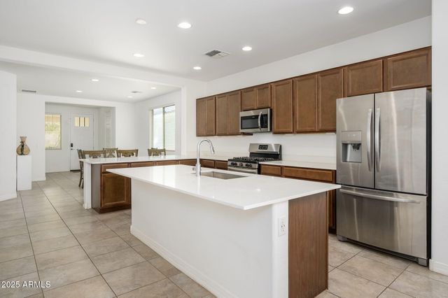 9138 W SELLS Drive, Phoenix, AZ 85037