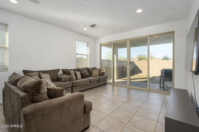 9138 W SELLS Drive, Phoenix, AZ 85037