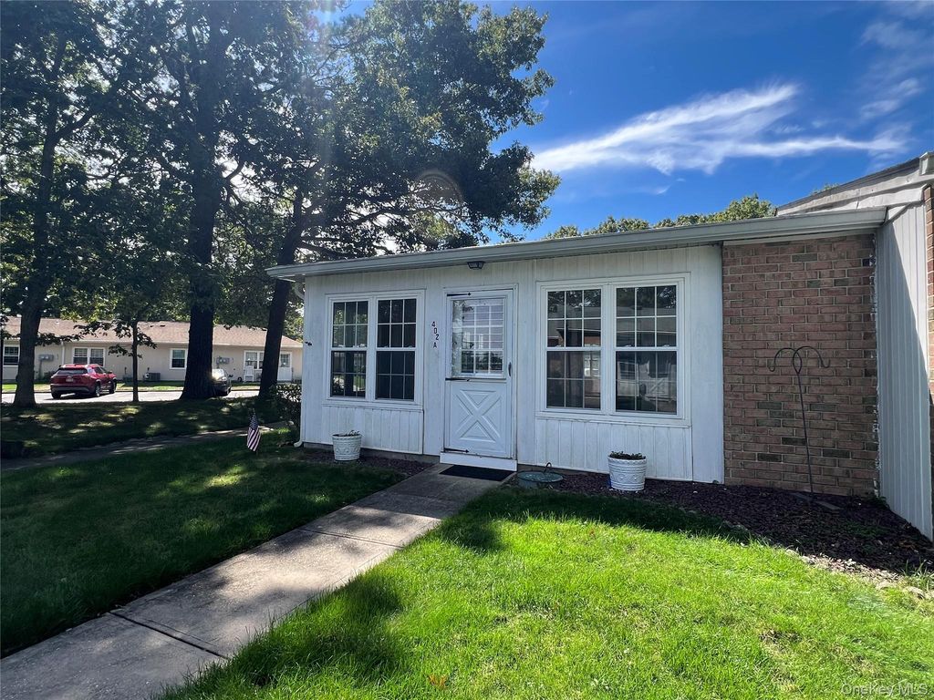 402A Woodbridge Drive 402A, Ridge, NY 11961