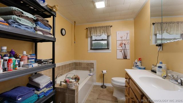 59300 E 170 Road, Fairland, OK 74343