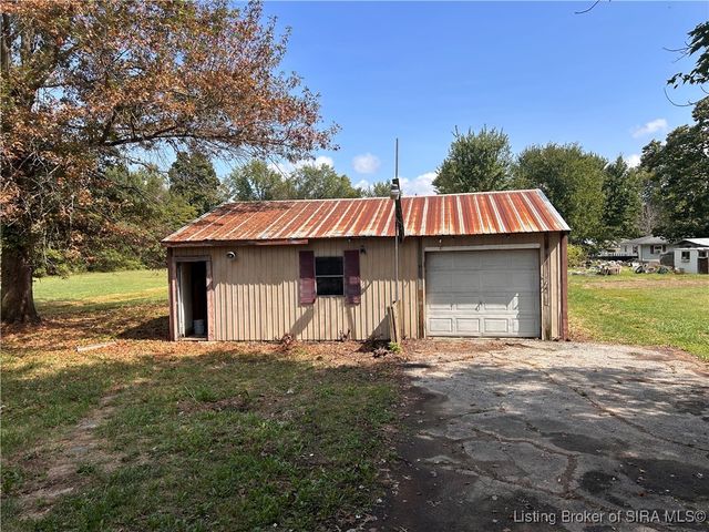 307 S Lawnview Drive, Austin, IN 47102