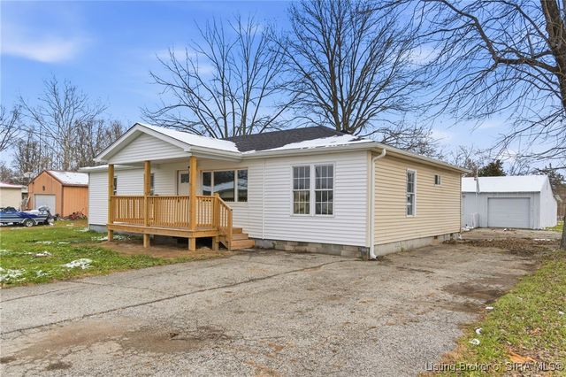 307 S Lawnview Drive, Austin, IN 47102