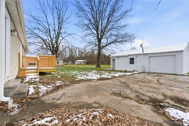 307 S Lawnview Drive, Austin, IN 47102