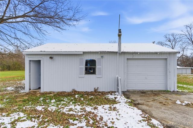 307 S Lawnview Drive, Austin, IN 47102