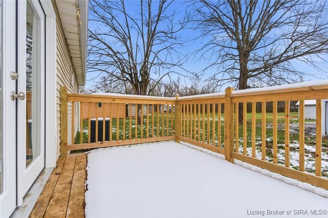 307 S Lawnview Drive, Austin, IN 47102