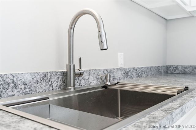 307 S Lawnview Drive, Austin, IN 47102