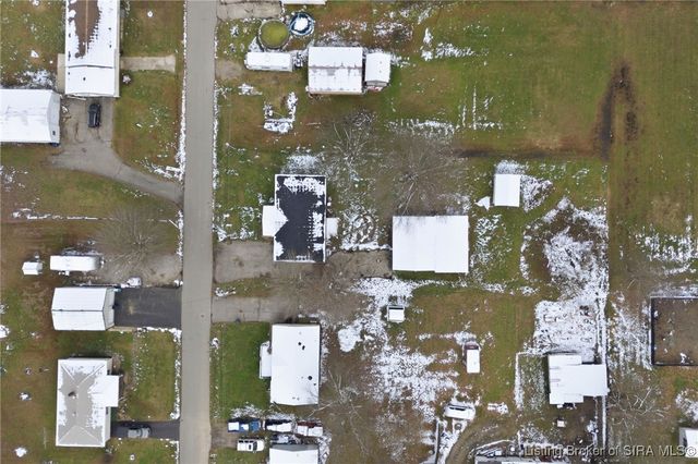 307 S Lawnview Drive, Austin, IN 47102