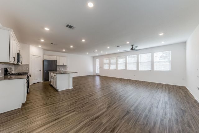 1106 Winnie DR, Austin, TX 78748