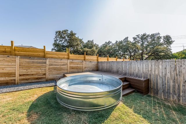 1106 Winnie DR, Austin, TX 78748