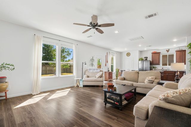 122 Ashwood Glade Lane, Conroe, TX 77378