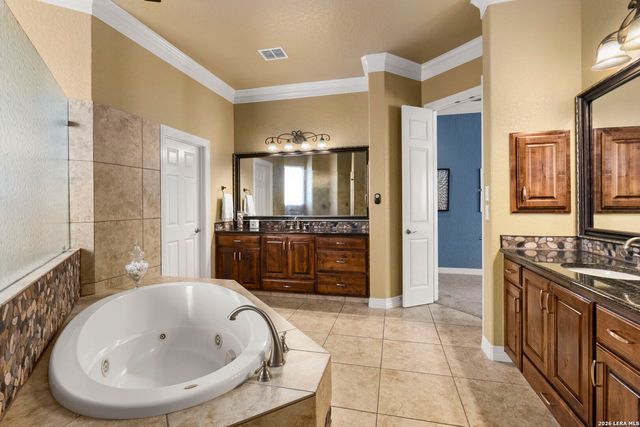322 SANTA DOMINGO, Helotes, TX 78023
