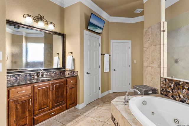 322 SANTA DOMINGO, Helotes, TX 78023
