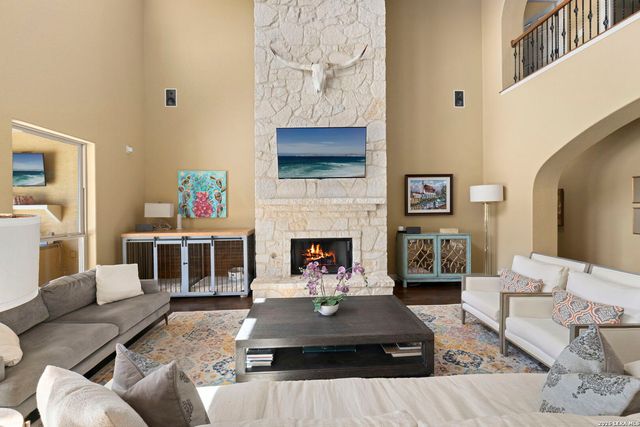 322 SANTA DOMINGO, Helotes, TX 78023
