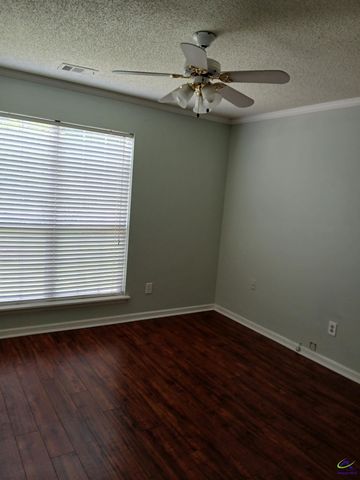 110 Caravelle Court, Byron, GA 31008