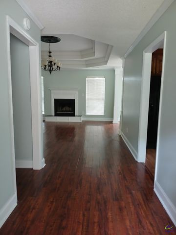110 Caravelle Court, Byron, GA 31008