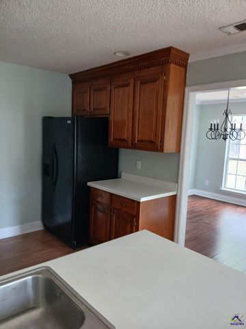 110 Caravelle Court, Byron, GA 31008