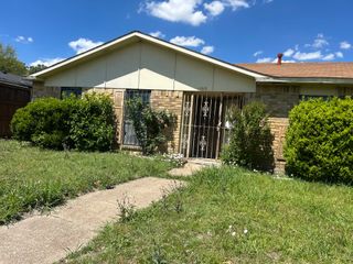 11615 Featherbrook Drive, Dallas, TX 75228