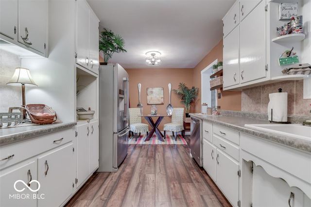 650 Lindenwood Drive, Greenwood, IN 46142