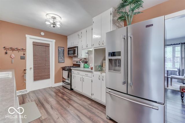 650 Lindenwood Drive, Greenwood, IN 46142
