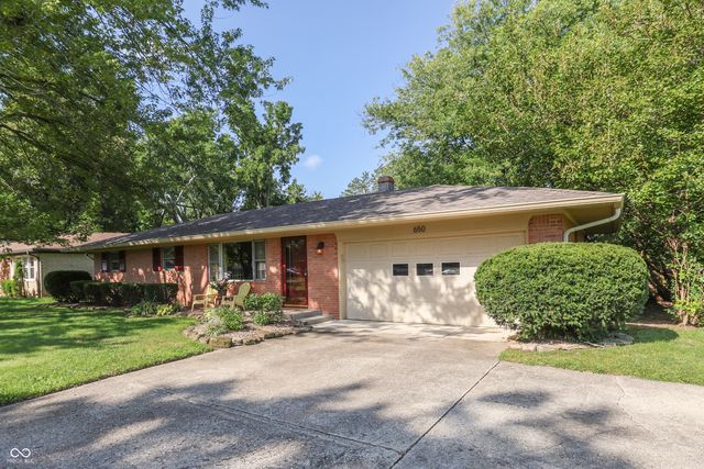 650 Lindenwood Drive, Greenwood, IN 46142