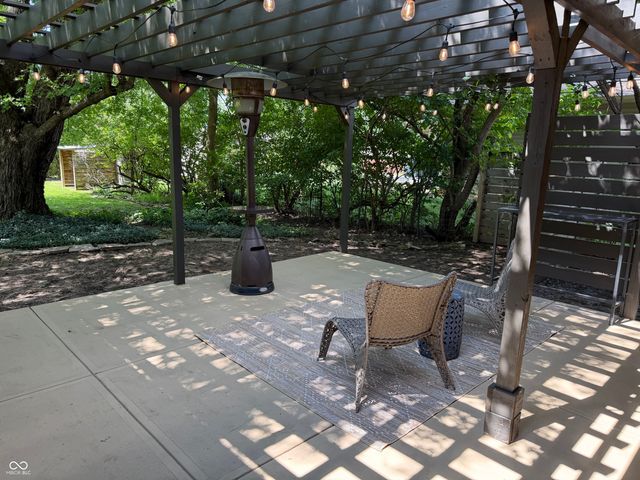 650 Lindenwood Drive, Greenwood, IN 46142