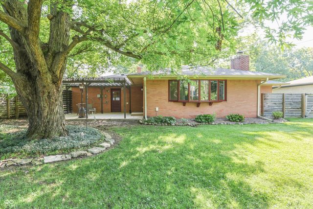 650 Lindenwood Drive, Greenwood, IN 46142