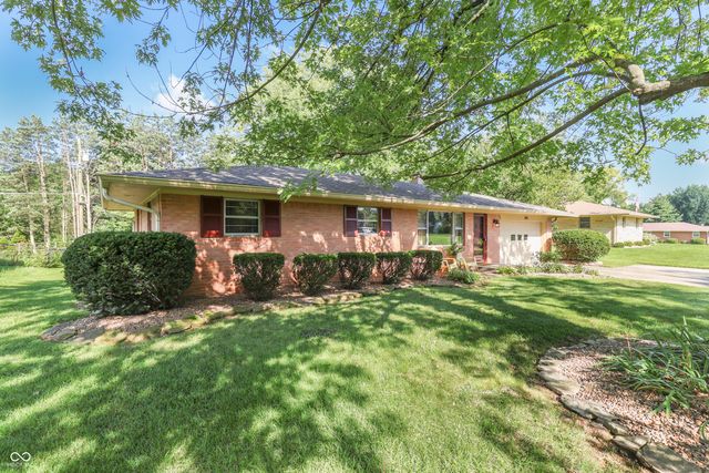 650 Lindenwood Drive, Greenwood, IN 46142