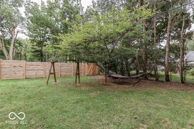 650 Lindenwood Drive, Greenwood, IN 46142