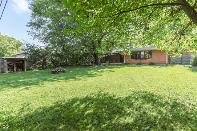 650 Lindenwood Drive, Greenwood, IN 46142