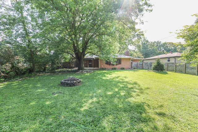 650 Lindenwood Drive, Greenwood, IN 46142