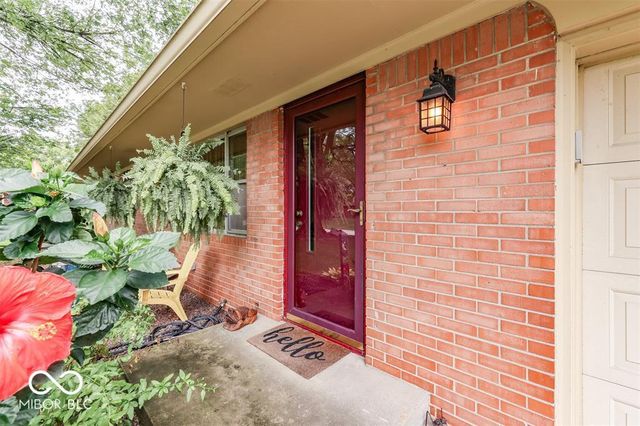 650 Lindenwood Drive, Greenwood, IN 46142