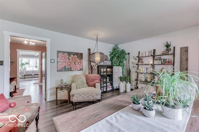 650 Lindenwood Drive, Greenwood, IN 46142