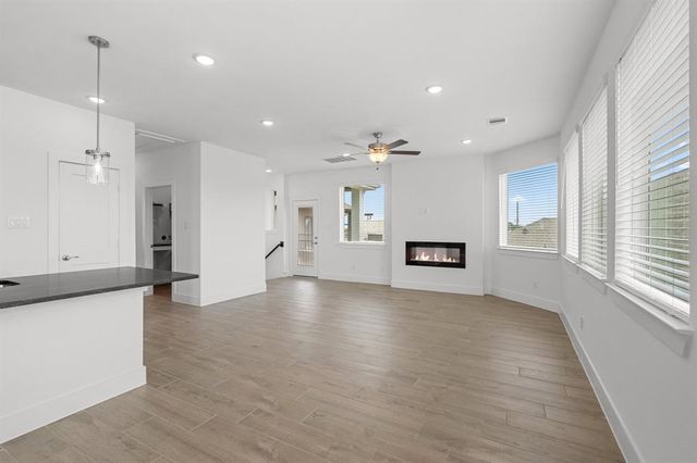 10011 Nectar Path, Iowa Colony, TX 77583