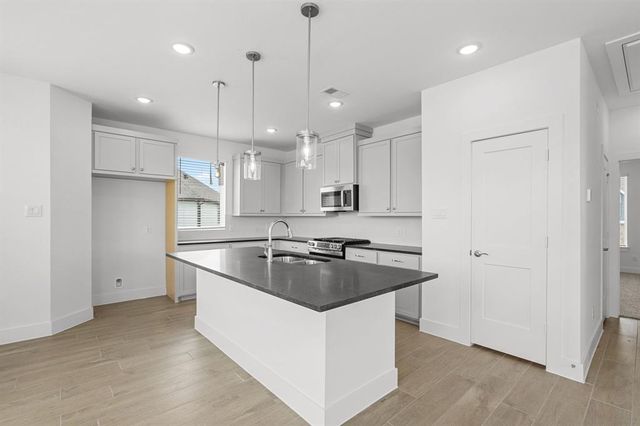 10011 Nectar Path, Iowa Colony, TX 77583
