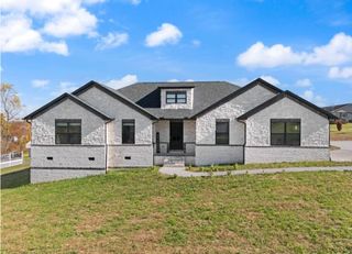 46 Caden Lane, London, KY 40744