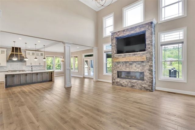 301 Serendipity Ln, Cranberry Twp, PA 16066