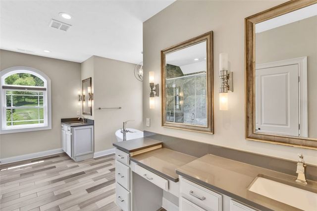 301 Serendipity Ln, Cranberry Twp, PA 16066