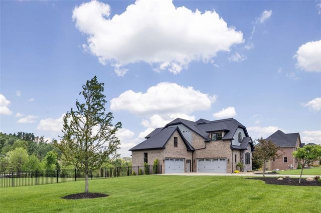 301 Serendipity Ln, Cranberry Twp, PA 16066