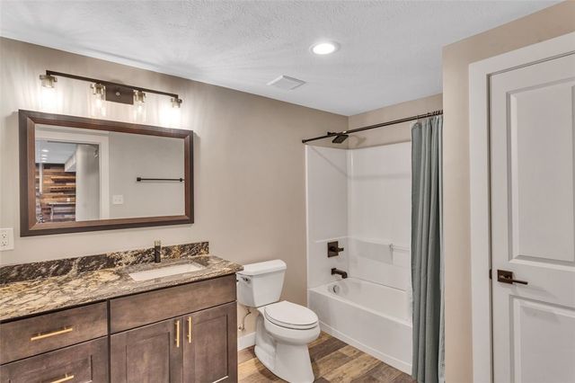 301 Serendipity Ln, Cranberry Twp, PA 16066