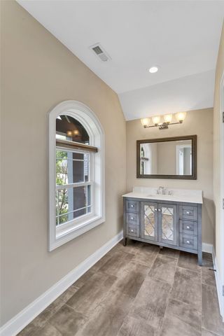 301 Serendipity Ln, Cranberry Twp, PA 16066