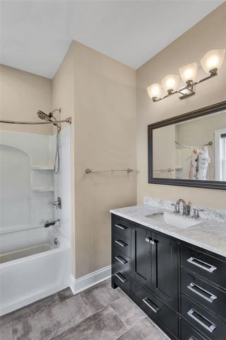 301 Serendipity Ln, Cranberry Twp, PA 16066
