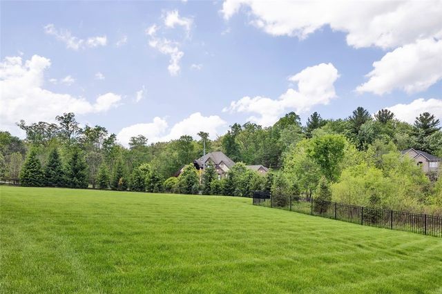 301 Serendipity Ln, Cranberry Twp, PA 16066