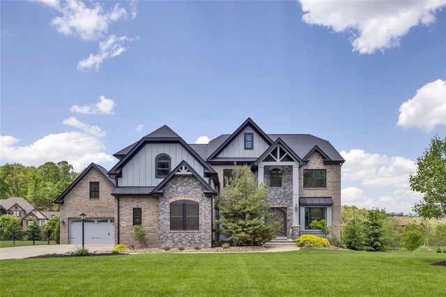 301 Serendipity Ln, Cranberry Twp, PA 16066