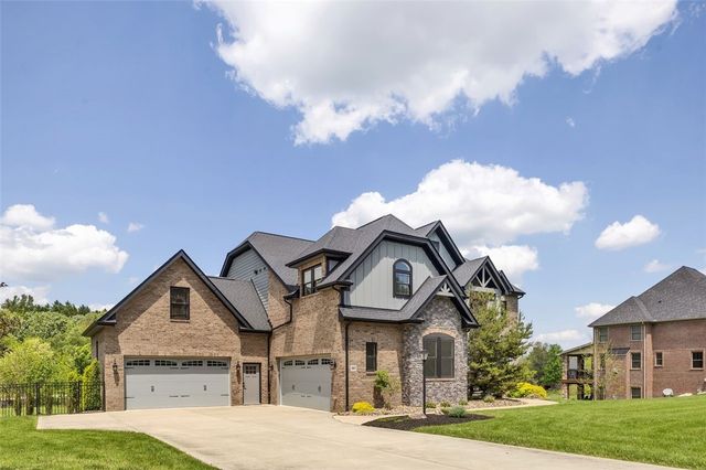 301 Serendipity Ln, Cranberry Twp, PA 16066