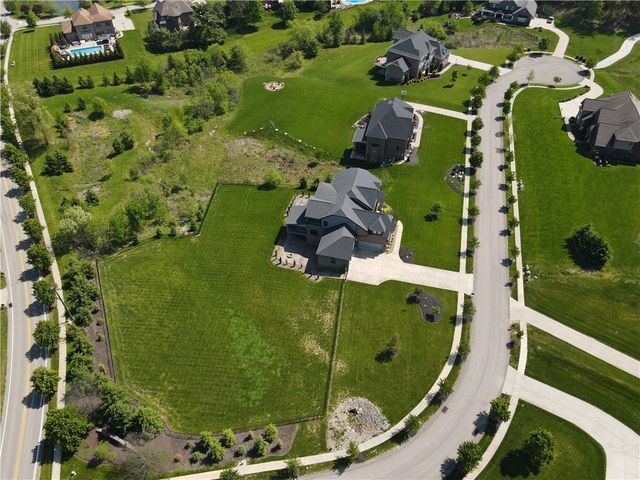 301 Serendipity Ln, Cranberry Twp, PA 16066