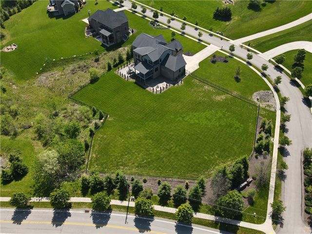 301 Serendipity Ln, Cranberry Twp, PA 16066