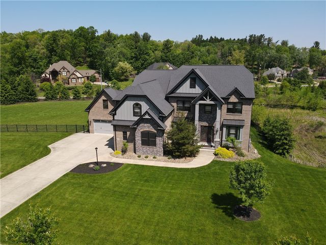 301 Serendipity Ln, Cranberry Twp, PA 16066